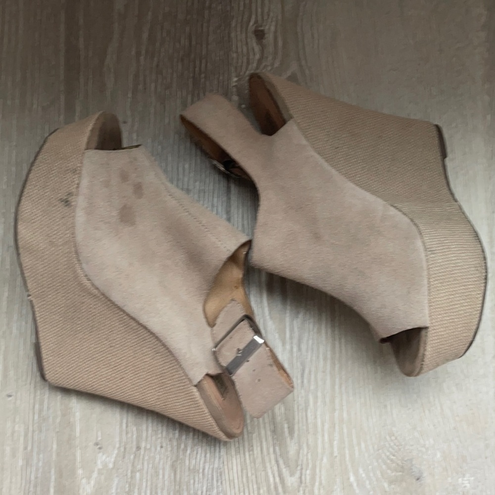 Steve Madden taupe suede platform wedge sandal